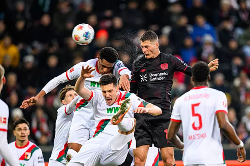 مباراة أوجسبورج وباير ليفركوزن